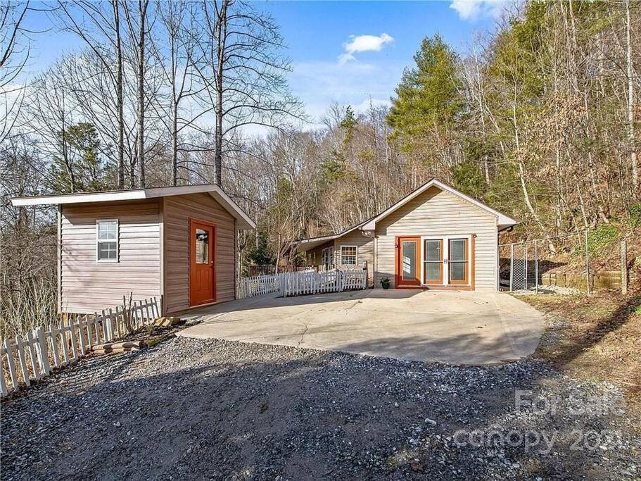 Misty Mountain Cottage Waynesville Exterior photo